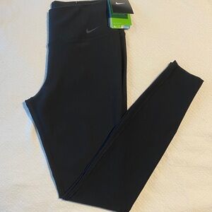 Nike Legend Women’s Tight Fit Black Leggings